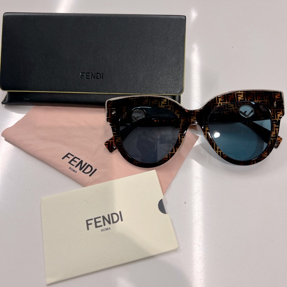 ✨Fendi Logo Cat Eye Sunglasses Dark Havana Brown